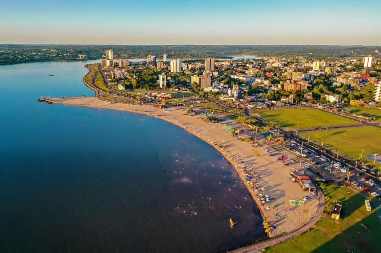 Vista aérea da Costanera de Encarnación